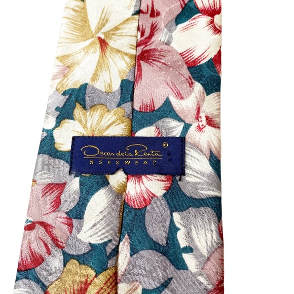 Oscar De La Renta Silk Floral Hawaiian Men’s Tie - Picture 3 of 3